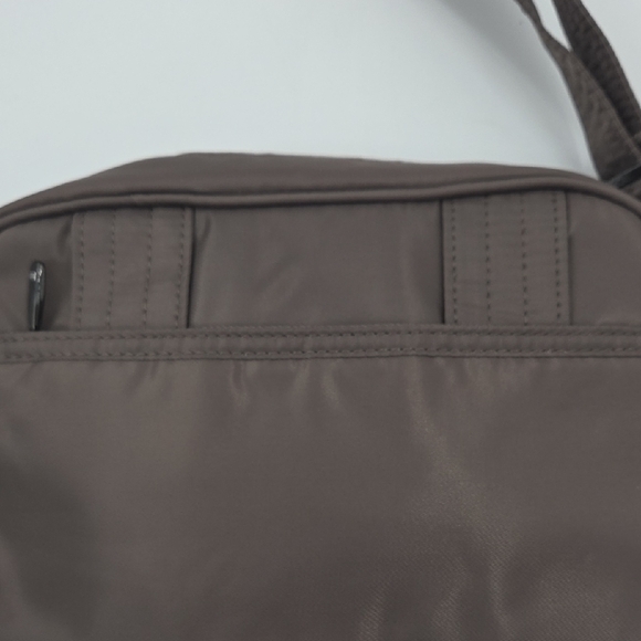 Lug Carousel Quilted Messenger Bag in Walnut NWT - Picture 9 of 16